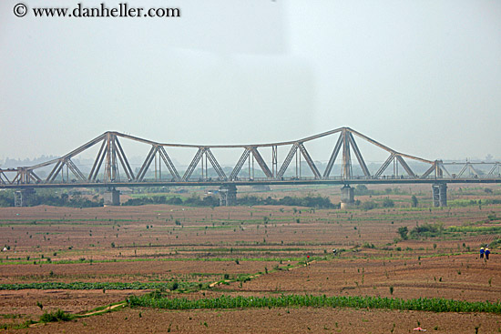 bridge-n-field-workers.jpg