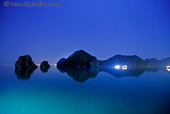 nite-boats-mtns-reflection-01.jpg