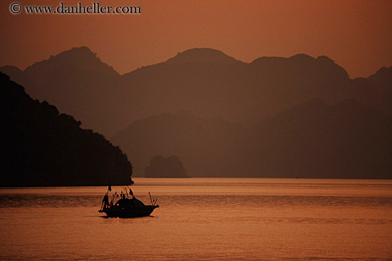 small-boat-n-sunset.jpg