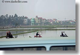 images/Asia/Vietnam/Hanoi/Bikes/Crowds/motorcycles-on-bridge.jpg