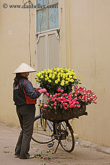 yellow-n-pink-flower-vendor-6.jpg