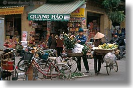 images/Asia/Vietnam/Hanoi/Bikes/Fruit/food-on-bike-02.jpg