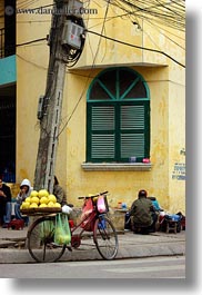 images/Asia/Vietnam/Hanoi/Bikes/Fruit/melons-on-bike-03.jpg