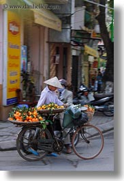 images/Asia/Vietnam/Hanoi/Bikes/Fruit/oranges-on-bike-04.jpg