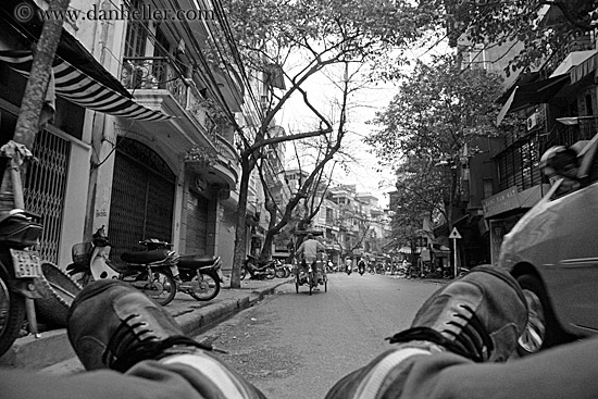 feet-view-2-bw.jpg