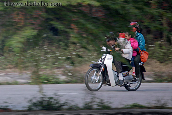 family-on-bike-2.jpg