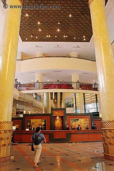 hilton-hotel-lobby-4.jpg