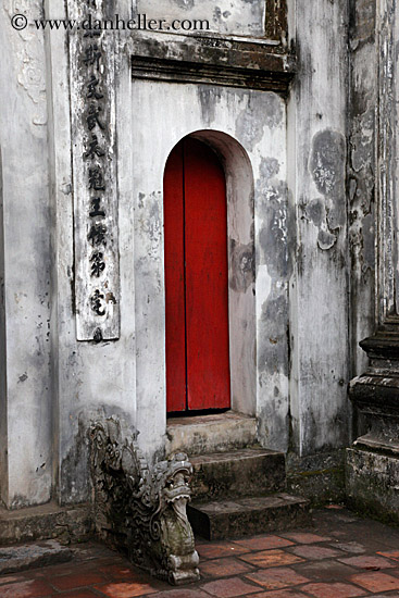 red-door-n-concrete-bldg-2.jpg