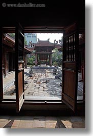 images/Asia/Vietnam/Hanoi/ConfucianTempleLiterature/Doors/wood-doors-1.jpg