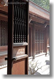 images/Asia/Vietnam/Hanoi/ConfucianTempleLiterature/Doors/wood-doors-3.jpg