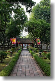 images/Asia/Vietnam/Hanoi/ConfucianTempleLiterature/Gardens/brick-walkway-thru-garden-3.jpg