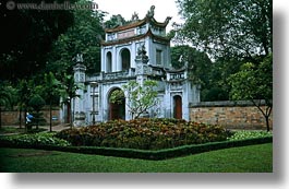 images/Asia/Vietnam/Hanoi/ConfucianTempleLiterature/Misc/main-entry-building-2.jpg