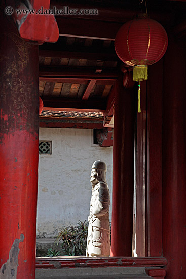 white-guard-statue-w-red-pillars-1.jpg