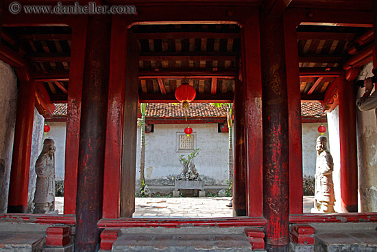 white-guard-statue-w-red-pillars-3.jpg