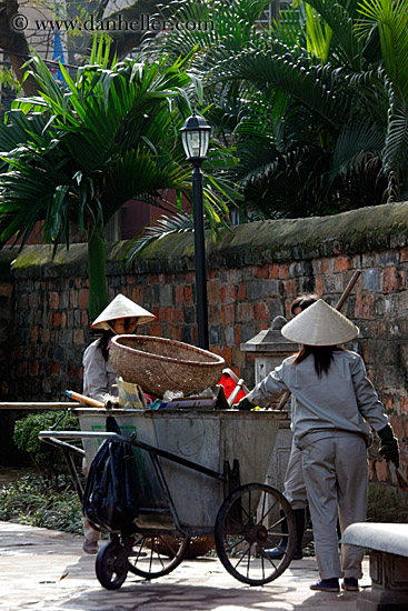 gardener-women-1.jpg