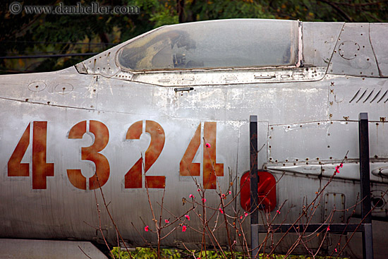 chinese-mig-flighter-1.jpg