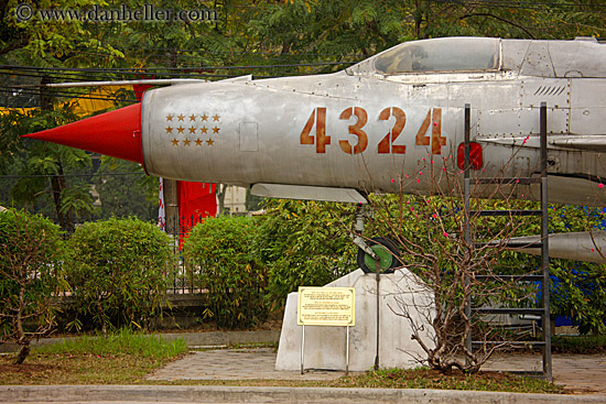 chinese-mig-flighter-2.jpg