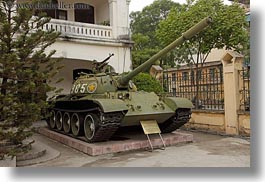 images/Asia/Vietnam/Hanoi/MilitaryHistoryMuseum/green-american-tank-3.jpg