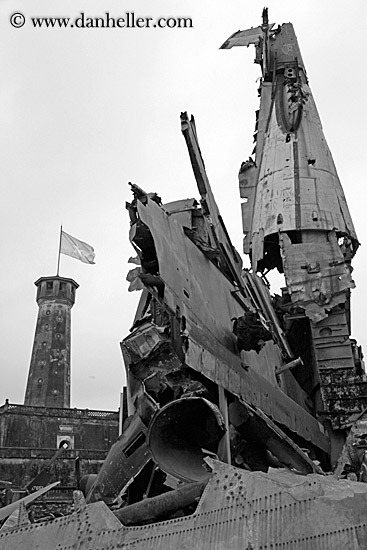 plane-ruins-n-vietnamese-flag-1-bw.jpg