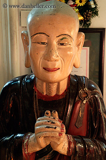 buddhist-priest-mannequin-1.jpg