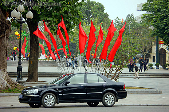car-n-red-flags.jpg