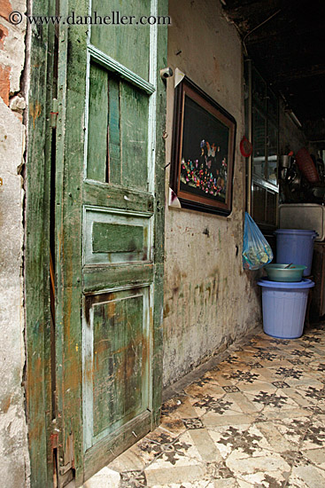 old-door-n-painting.jpg