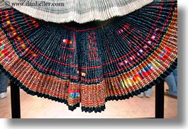images/Asia/Vietnam/Hanoi/Museum/traditional-dress-fabric-2.jpg