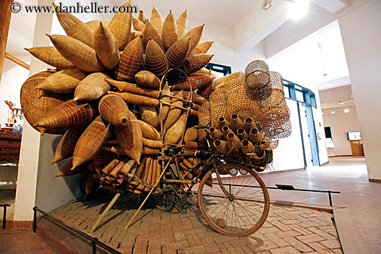 wicker-baskets-on-wood-bicycle-2.jpg