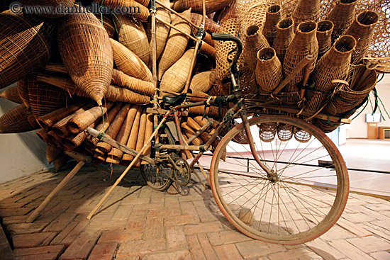 wicker-baskets-on-wood-bicycle-4.jpg