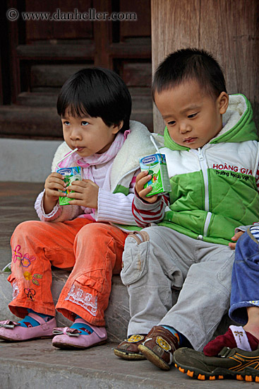 children-w-straws-4.jpg