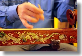 images/Asia/Vietnam/Hanoi/People/Men/hands-playing-string-instrument-1.jpg