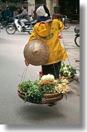 images/Asia/Vietnam/Hanoi/People/Women/woman-w-don_ganh-5.jpg