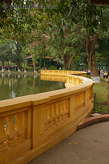curved-pond-railing-5.jpg