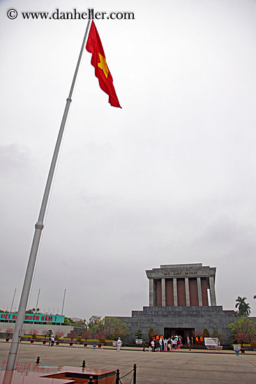 ho_chi_minh-mosoleum-3.jpg