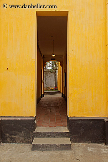 narrow-doorway.jpg