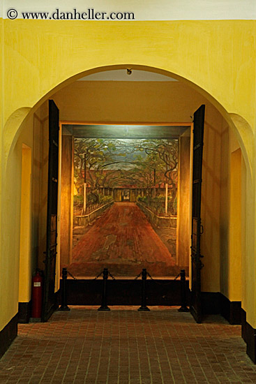 painting-in-archway.jpg