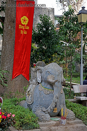 stone-elephant-sculpture.jpg