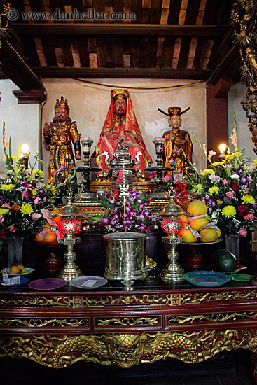 flowers-n-altar.jpg