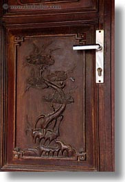 images/Asia/Vietnam/Hanoi/TranQuocPagoda/wood-carved-door-1.jpg