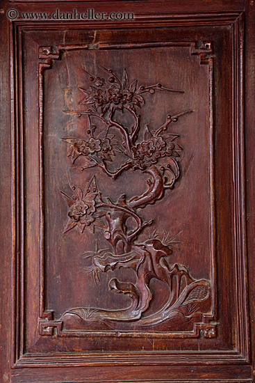 wood-carved-door-2.jpg