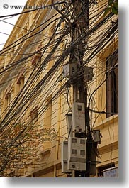 images/Asia/Vietnam/Hanoi/Wires/tangled-telephone-wires-n-bldg-3.jpg