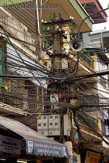 tangled-telephone-wires-n-bldg-5.jpg