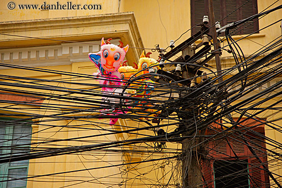 tangled-telephone-wires-n-colorful-balloons-2.jpg