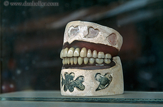 dentures-01.jpg