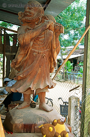 wood-carving-02.jpg