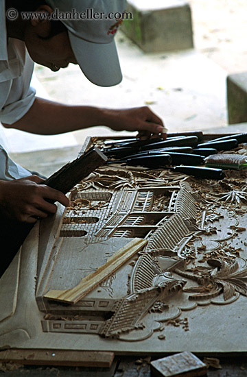 wood-carving-03.jpg