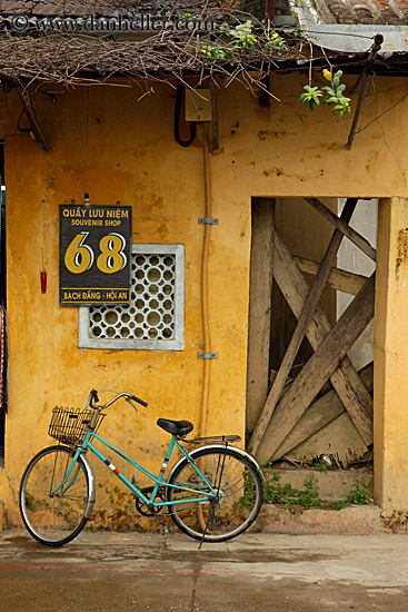 bike-by-yellow-wall-2.jpg