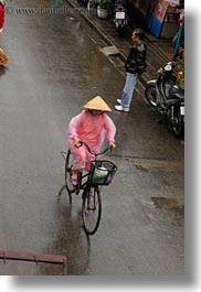 images/Asia/Vietnam/HoiAn/Bikes/woman-riding-bicycle-2.jpg