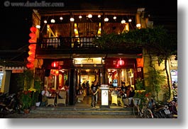 images/Asia/Vietnam/HoiAn/Buildings/restaurant-at-night-1.jpg