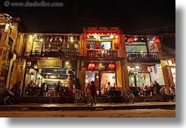 images/Asia/Vietnam/HoiAn/Buildings/restaurant-at-night-6.jpg